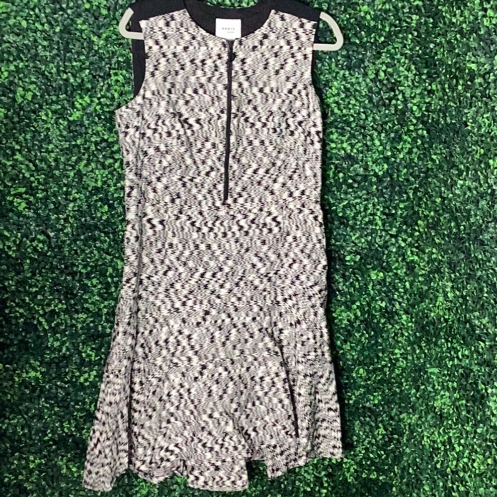Akris Punto Abstract trumpet high low dress half zip size 10